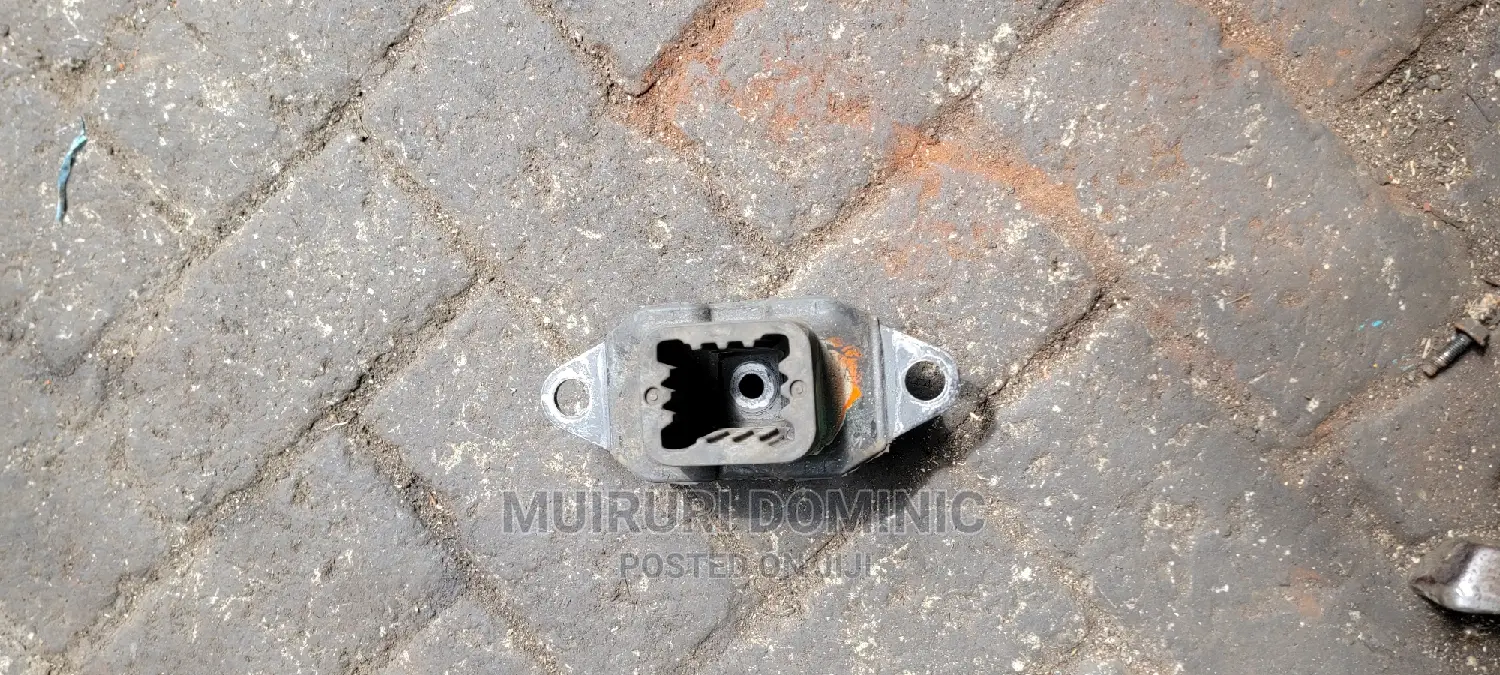 Nissan Note, March New Model Gearbox Mount