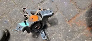 Gearbox Mount Daihatsu Mira