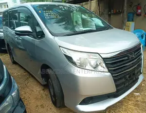 Toyota Noah 2.0 FWD (7 Seater) 2016 Silver