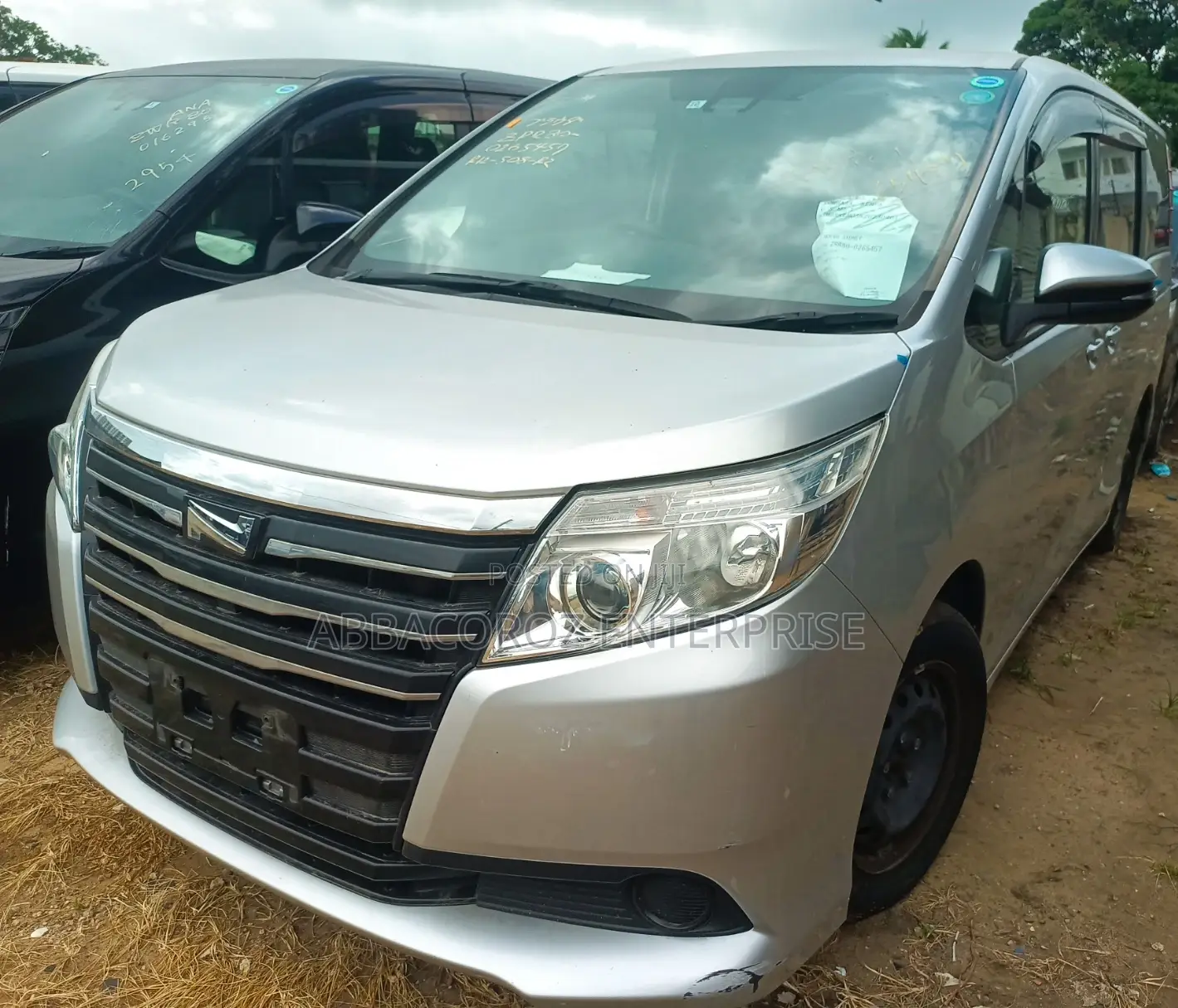 Toyota Noah 2.0 FWD (7 Seater) 2016 Silver