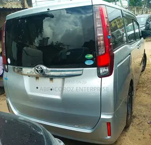 Toyota Noah 2.0 FWD (7 Seater) 2016 Silver