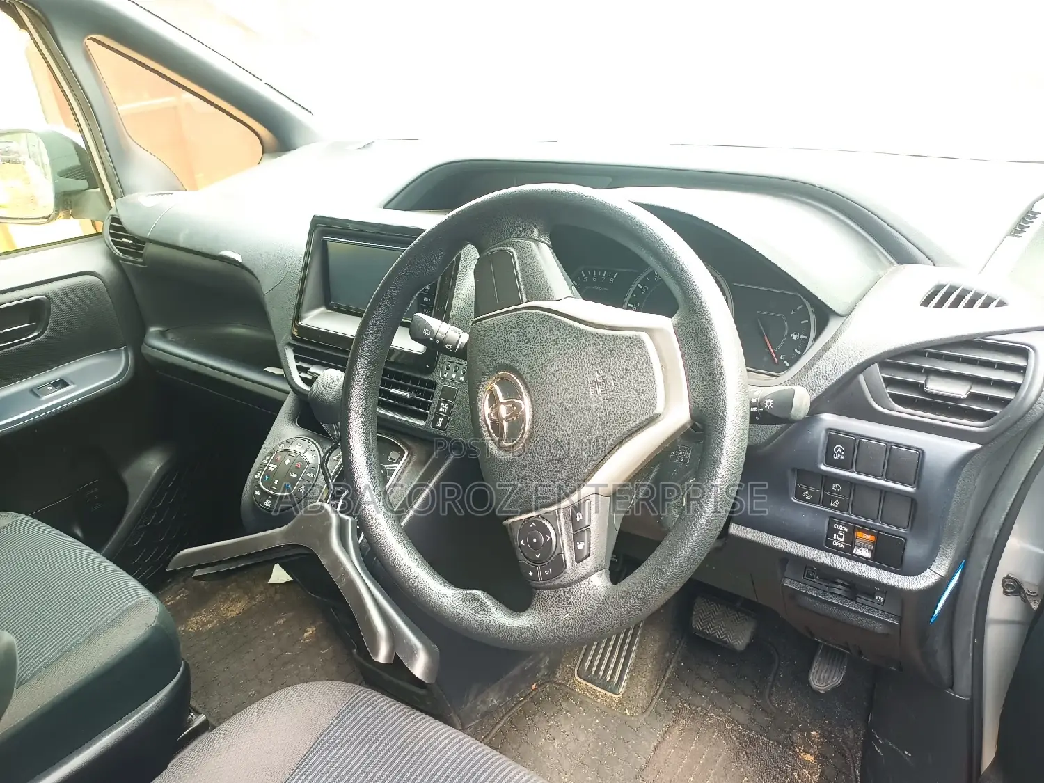 Toyota Noah 2.0 FWD (7 Seater) 2016 Silver