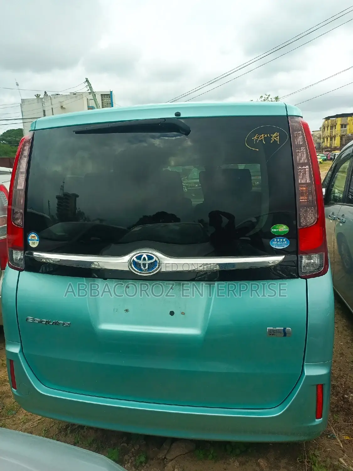 Toyota Esquire 1.8 FWD Hybrid (7 seater) 2016 Green