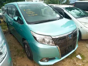 Toyota Esquire 1.8 FWD Hybrid (7 seater) 2016 Green