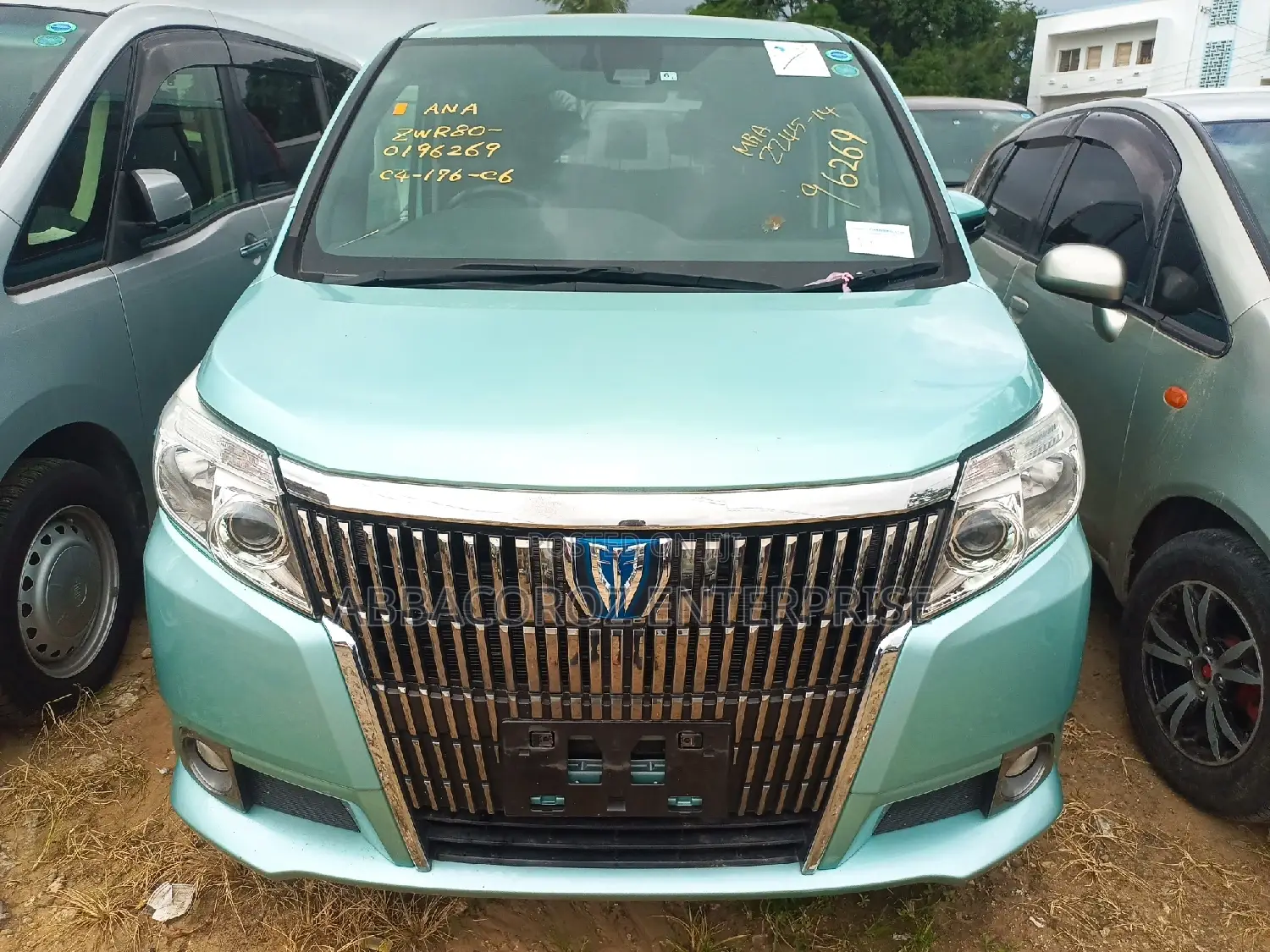 Toyota Esquire 1.8 FWD Hybrid (7 seater) 2016 Green