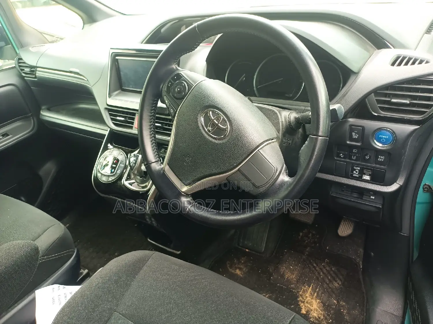 Toyota Esquire 1.8 FWD Hybrid (7 seater) 2016 Green