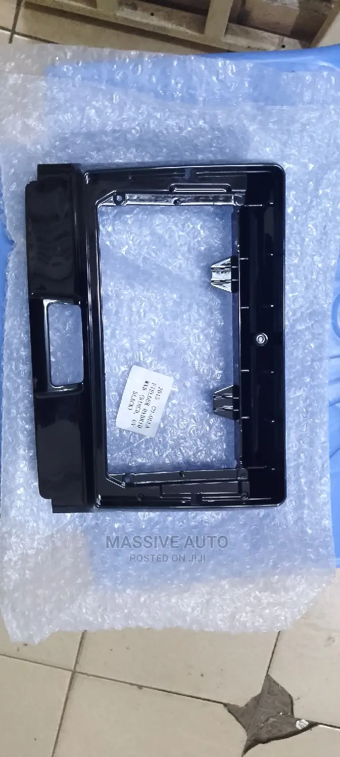 Black Fielder Hybrid Console Cover
