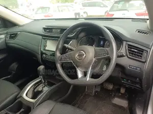 Nissan X-Trail 2016 Silver