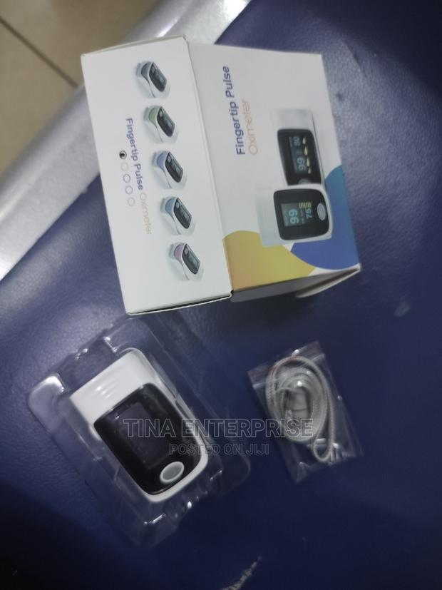 Finger Tip Pulse Oximeter - thumbnail 2