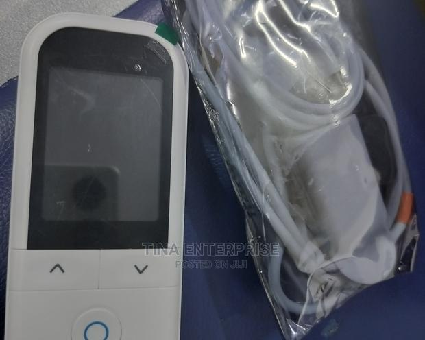 Handheld Pulse Oximeter - thumbnail 2