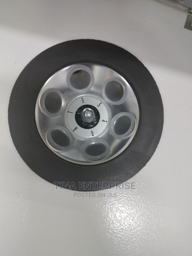 Centrifuge Machine 6 Tubes - main view