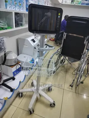 Patient Monitor With Stand ,5parameters