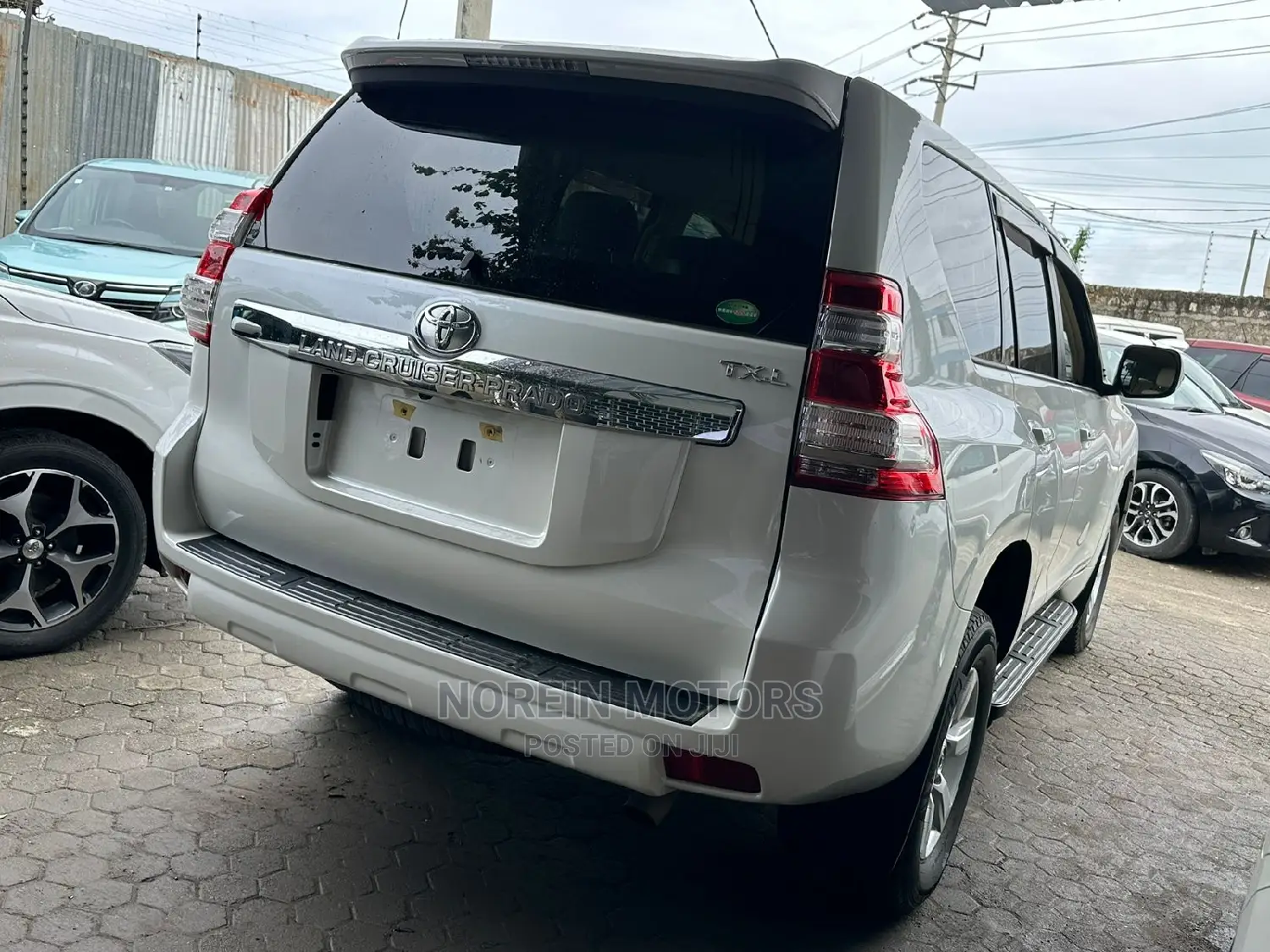 Toyota Land Cruiser Prado 2017 White