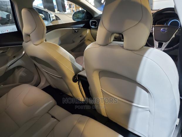 Volvo V40 2016 Blue - thumbnail 10