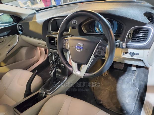 Volvo V40 2016 Blue - thumbnail 13