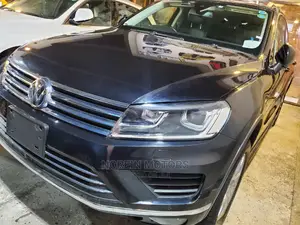 Volkswagen Touareg 2016 Gray