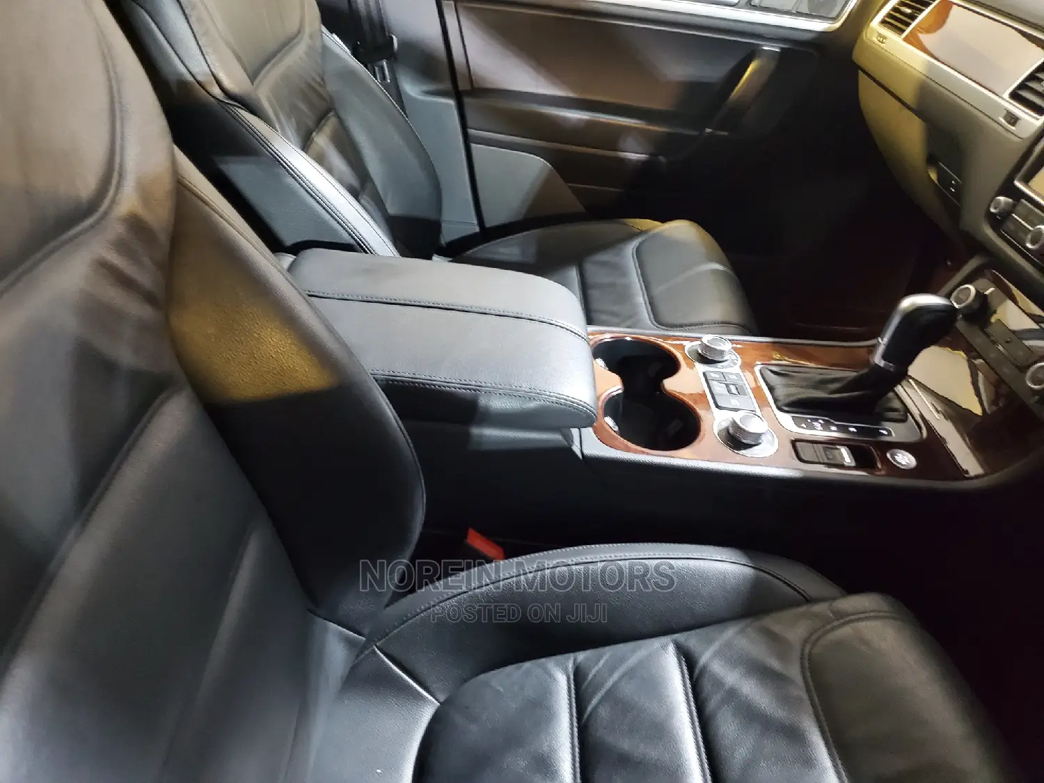 Volkswagen Touareg 2016 Gray