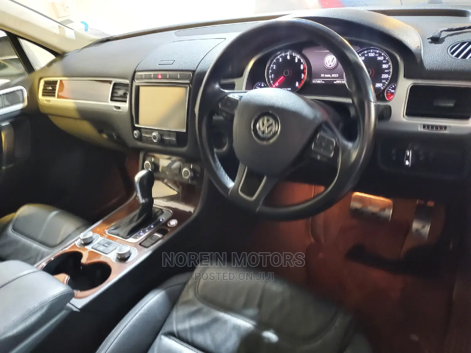 Volkswagen Touareg 2016 Gray
