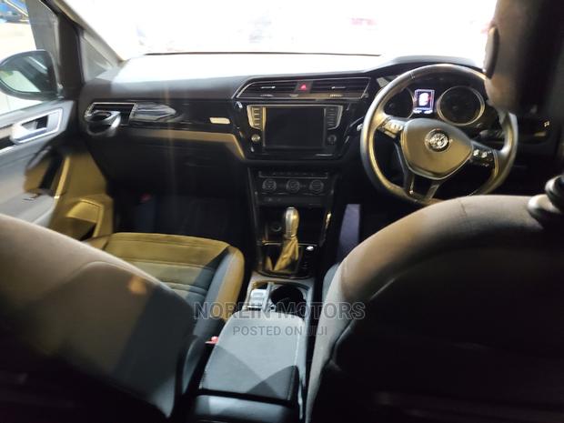 Volkswagen Touran 2016 White - thumbnail 5