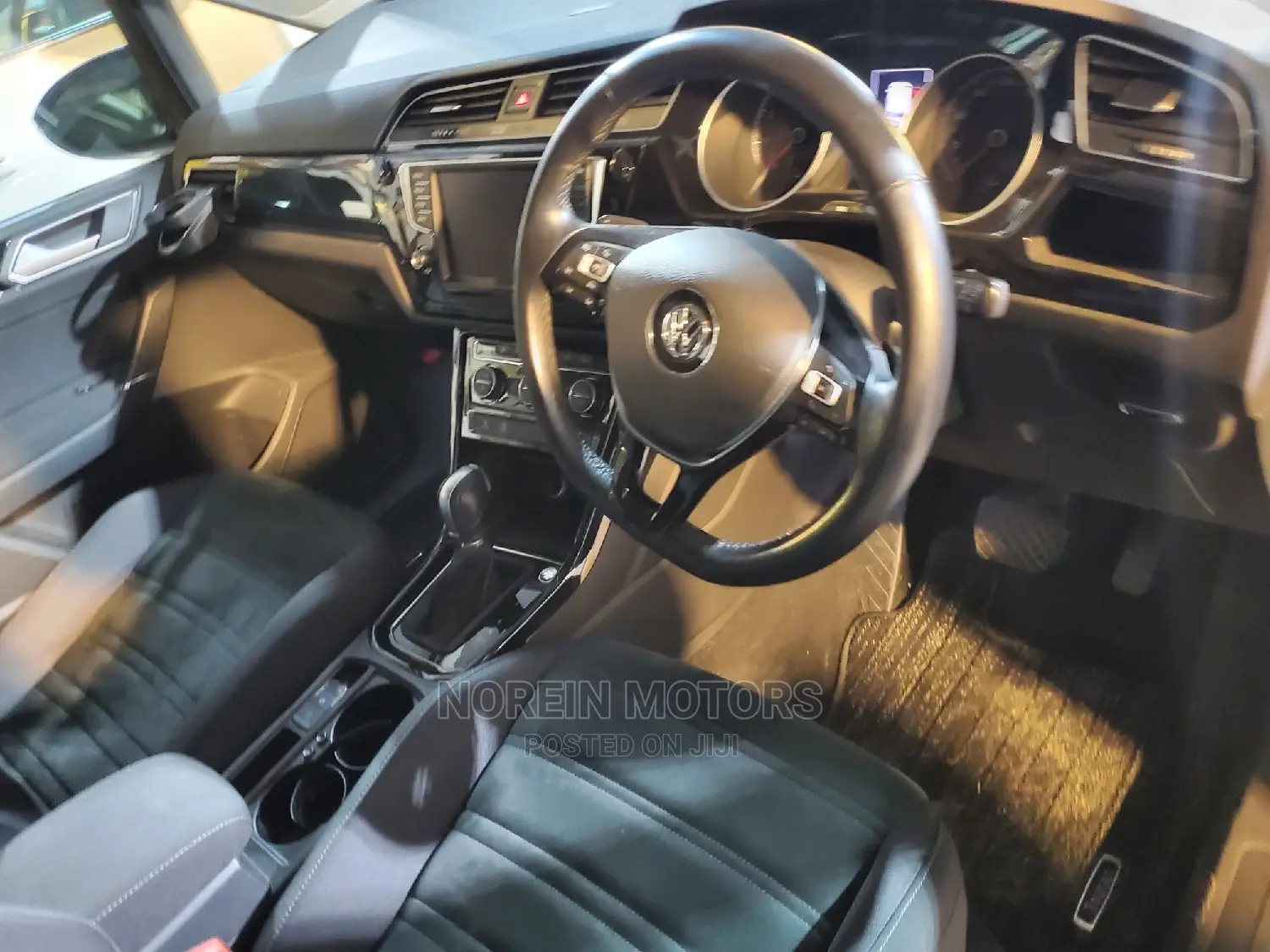 Volkswagen Touran 2016 White