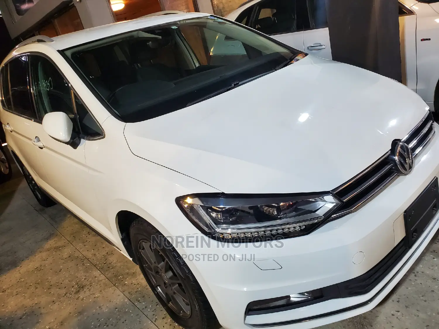 Volkswagen Touran 2016 White