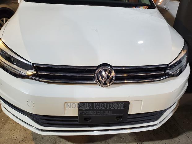 Volkswagen Touran 2016 White - thumbnail 3