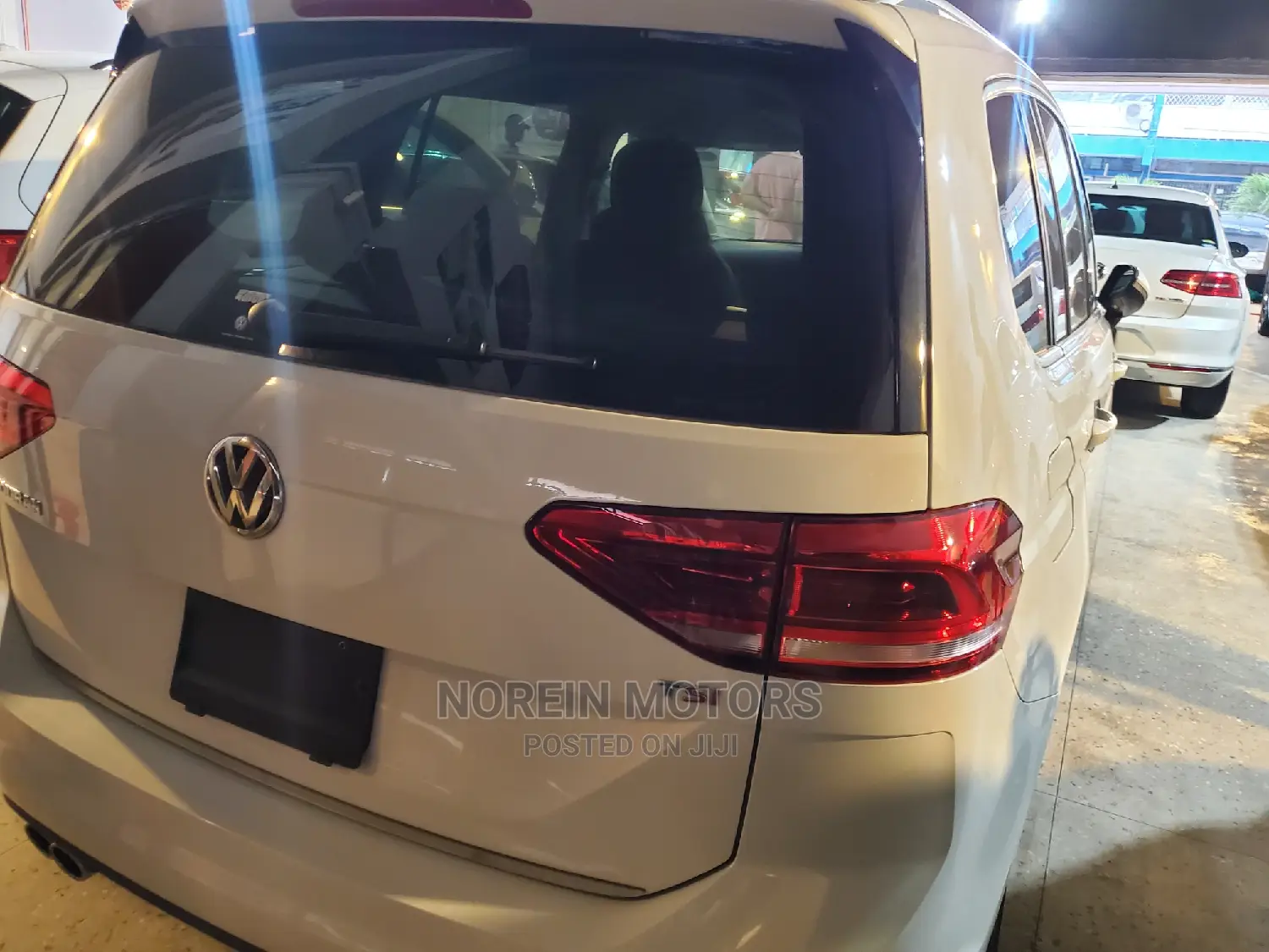 Volkswagen Touran 2016 White