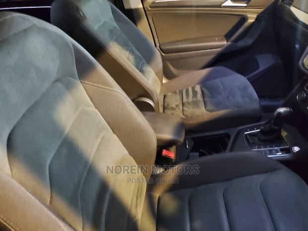 Volkswagen Tiguan 2017 Gold - thumbnail 9