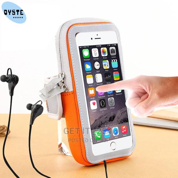 Arm Bag For Gadgets When Running Jogging Or At The Gym