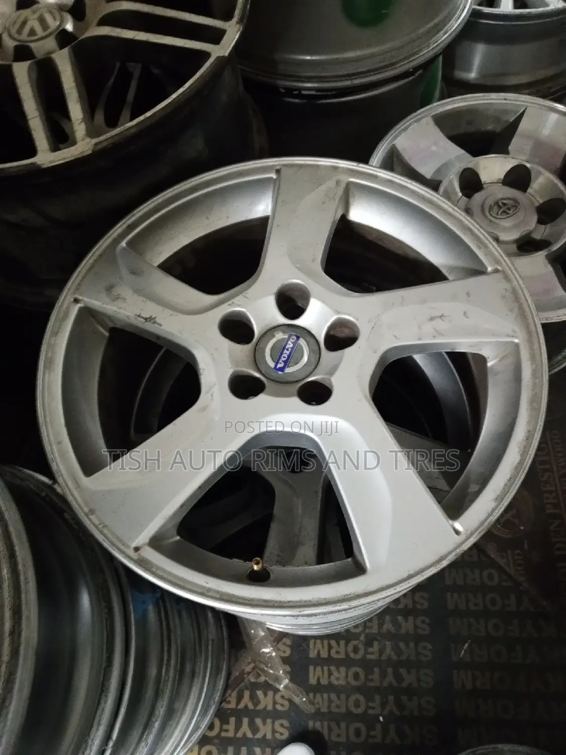 Volvo 17 Inch Original Rims Set