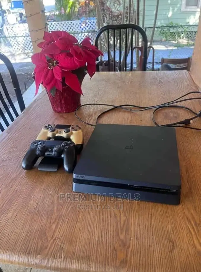 Slim Ps4 Clean With Two Pads