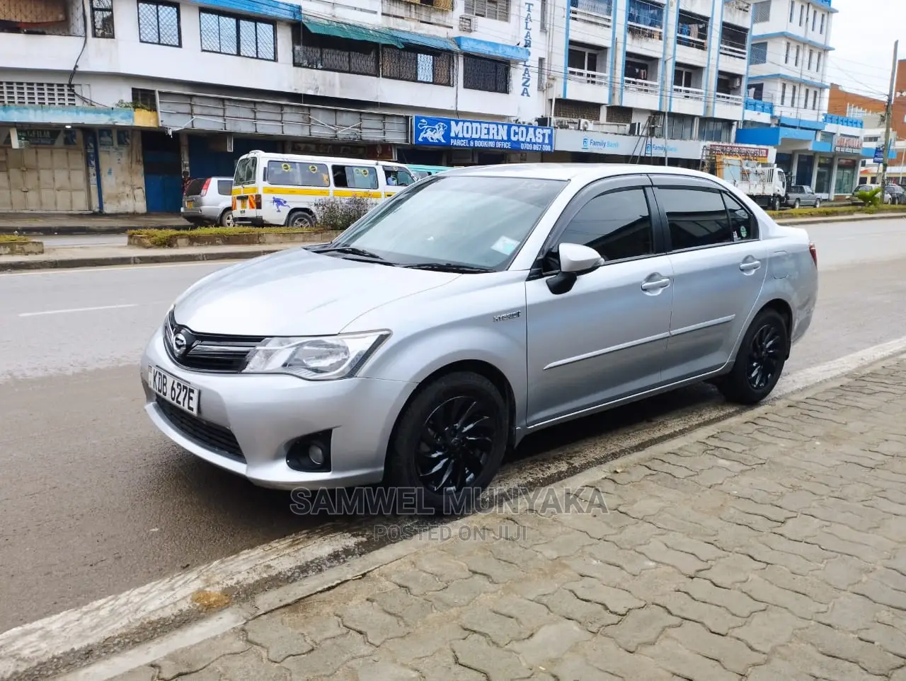 Toyota Axio 1.5 Hybrid 2WD 2014 Silver
