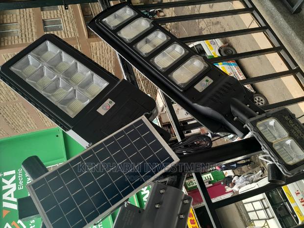 LED Solar Street Security Light 200 Watts