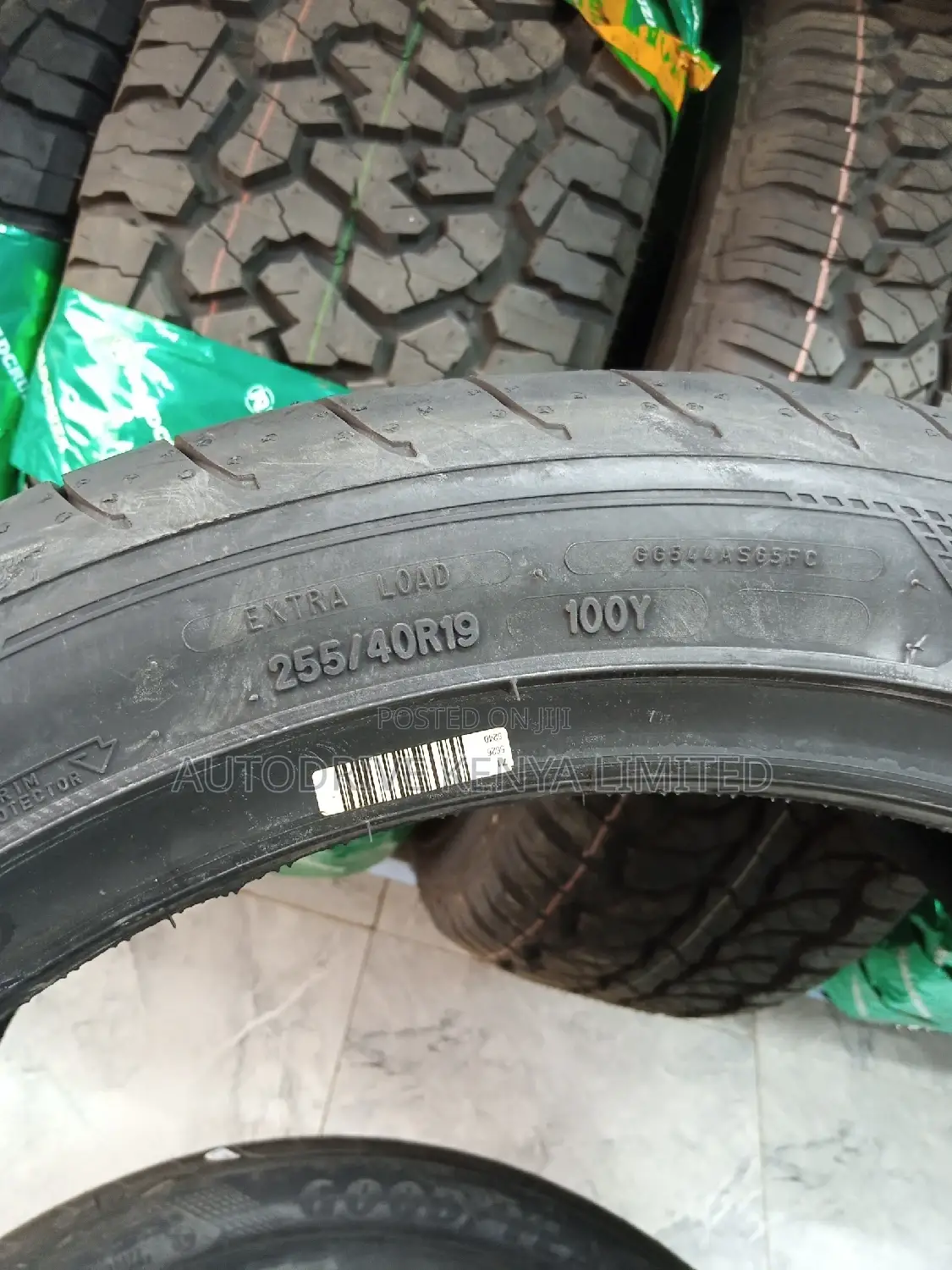 255/40r19 Goodyear Tyre