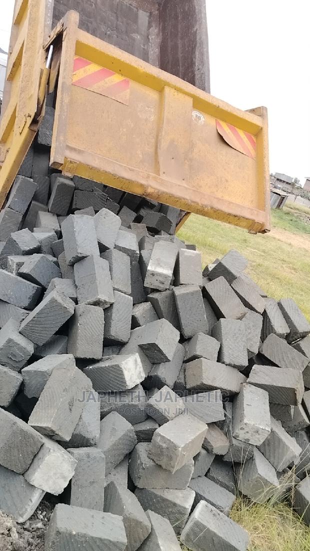 Stones/Mawe Ndarugo - main view