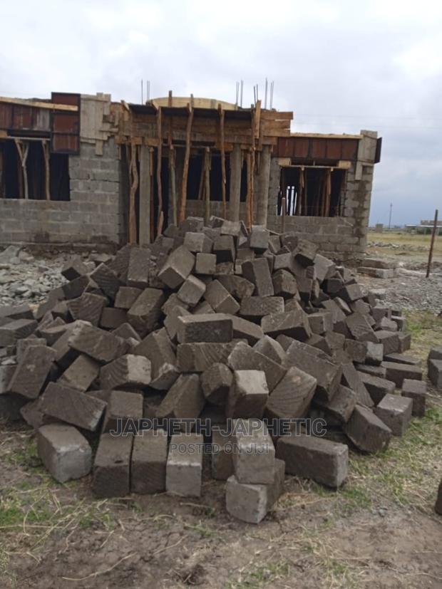 Grey Stones, Ndarugo" Thika Mawe - thumbnail 2