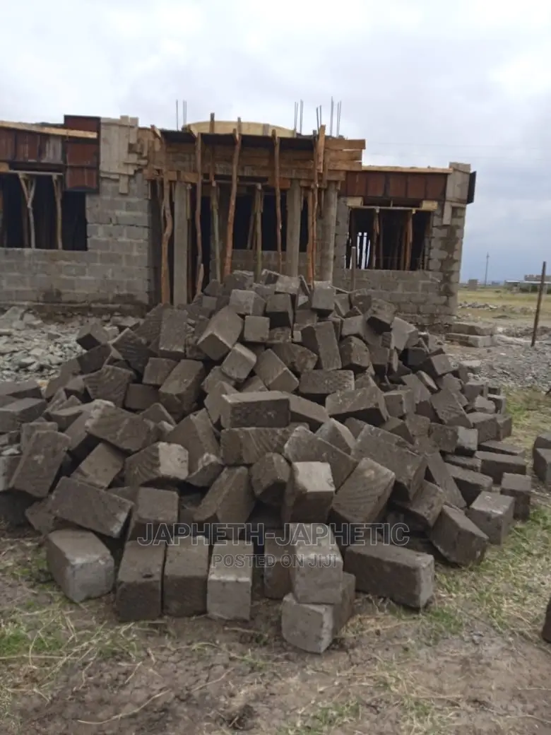 Grey Stones, Ndarugo" Thika Mawe