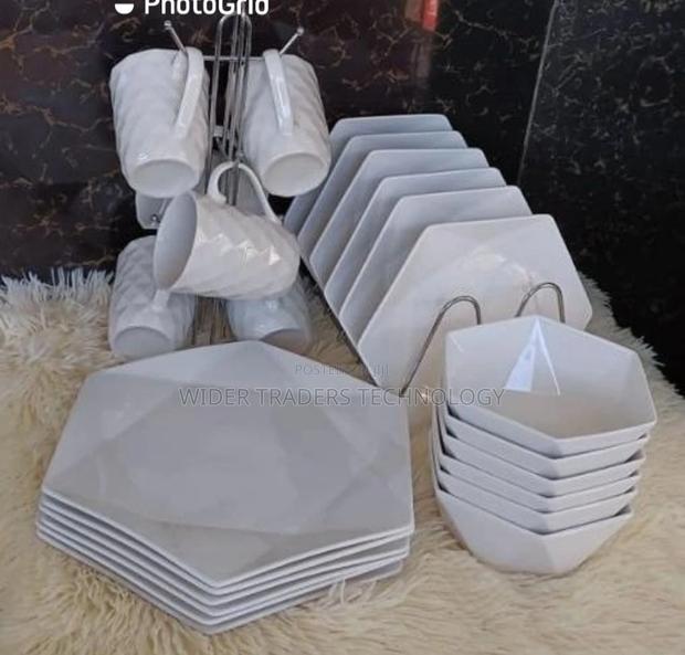 24 Piece Hexagon Dinner