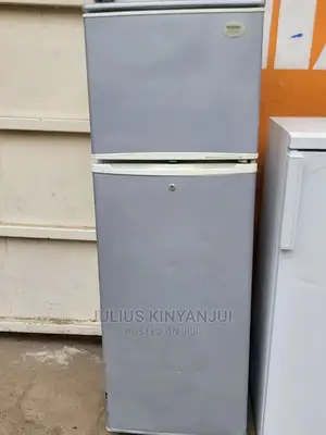 Goldstar Top Freezer Refrigerator