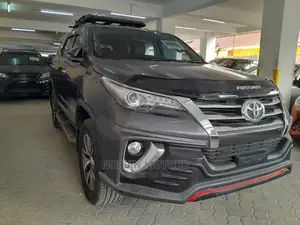 Toyota Fortuner 2016 Black