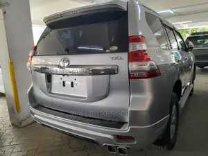Toyota Land Cruiser Prado 2016 Silver