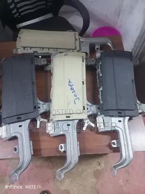 Harrier Knee Air Bags