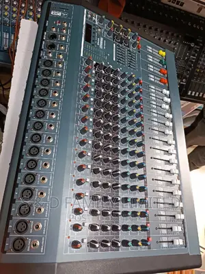 Yamaha 16 Channels 1600USB Powered Mixer
