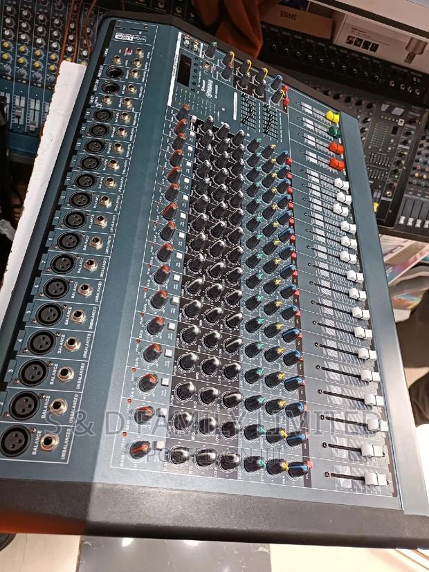 Yamaha 16 Channels 1600USB Powered Mixer - thumbnail 3