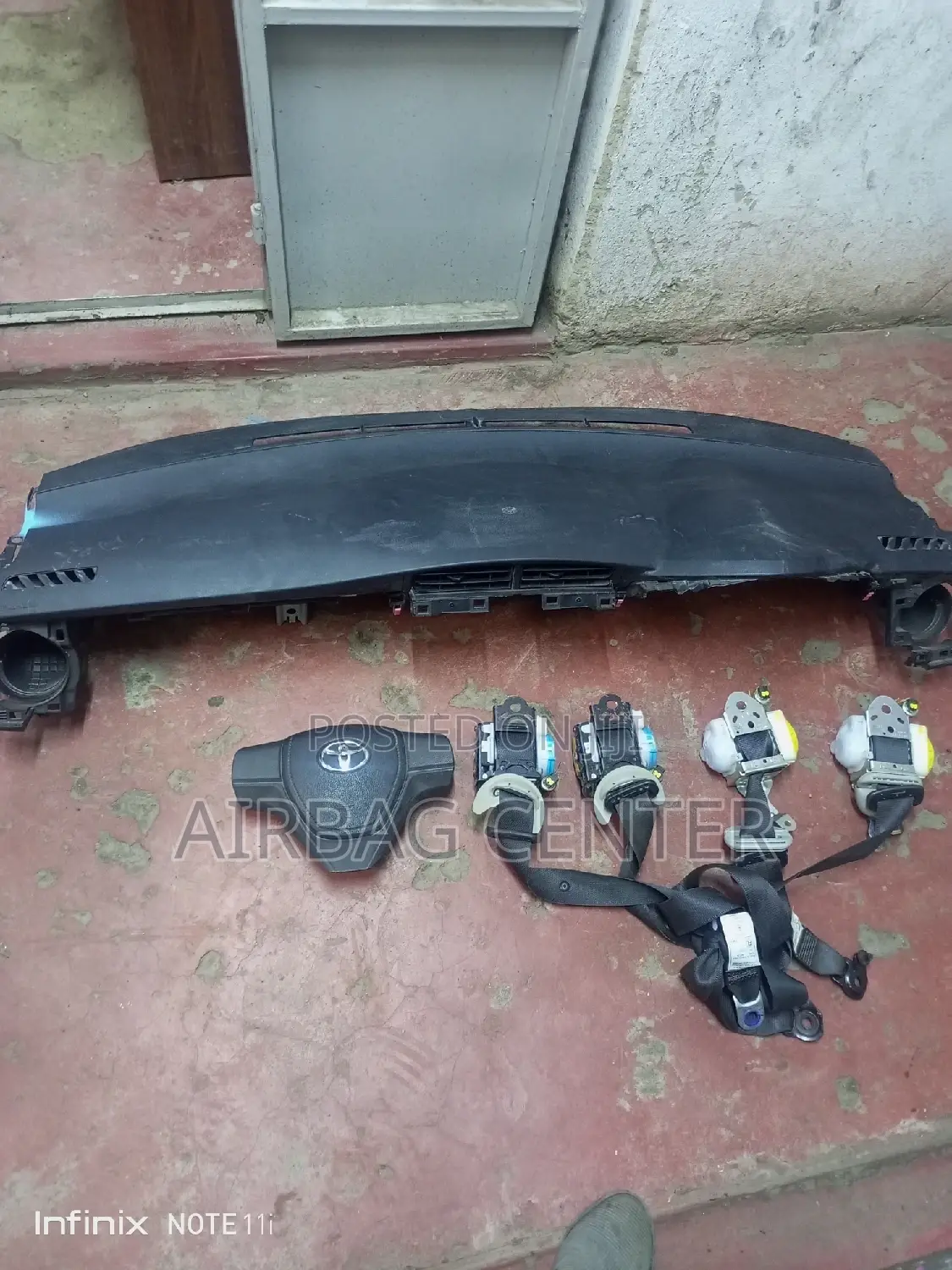 Fielder 161 Dashboard, Steering Airbags and Safety Belts