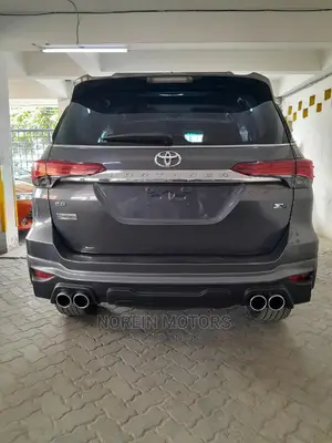 Toyota Fortuner 2016 Black