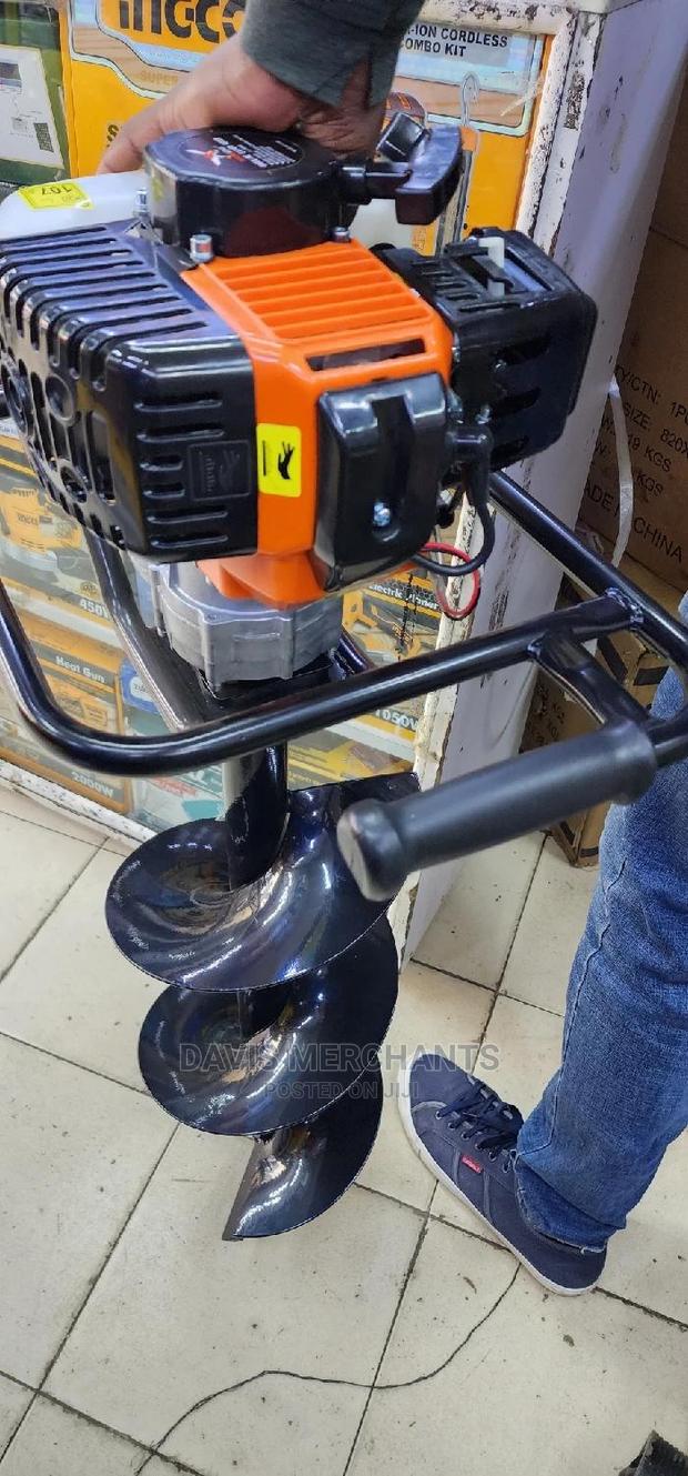 Hawk Earth Auger Machine Powered by Petrol 2 Stroke Engine - thumbnail 2