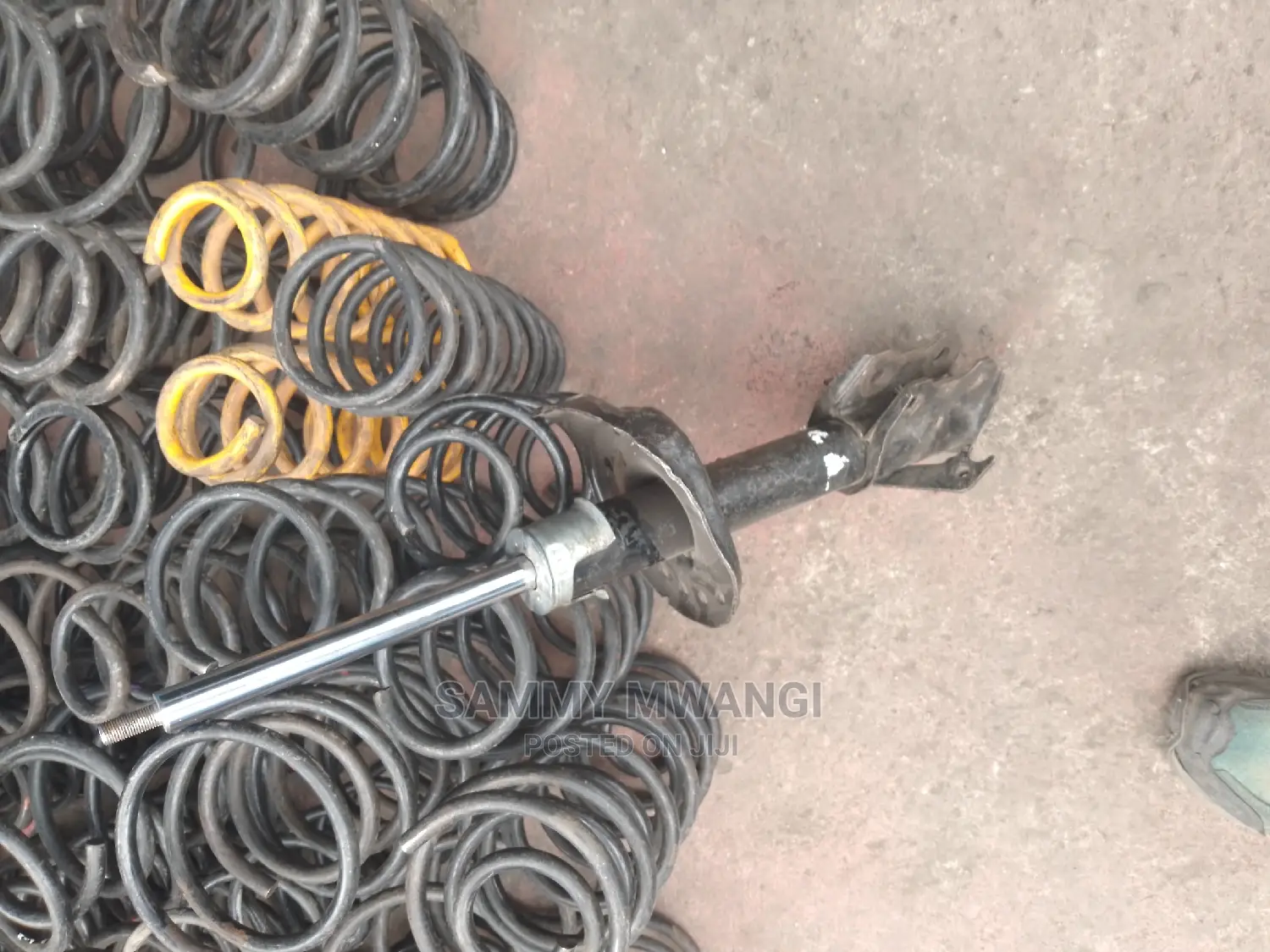 Honda CRV RVR Front Shocks