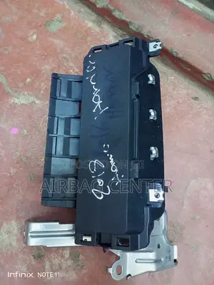 Harrier Hybrid Knee Airbag