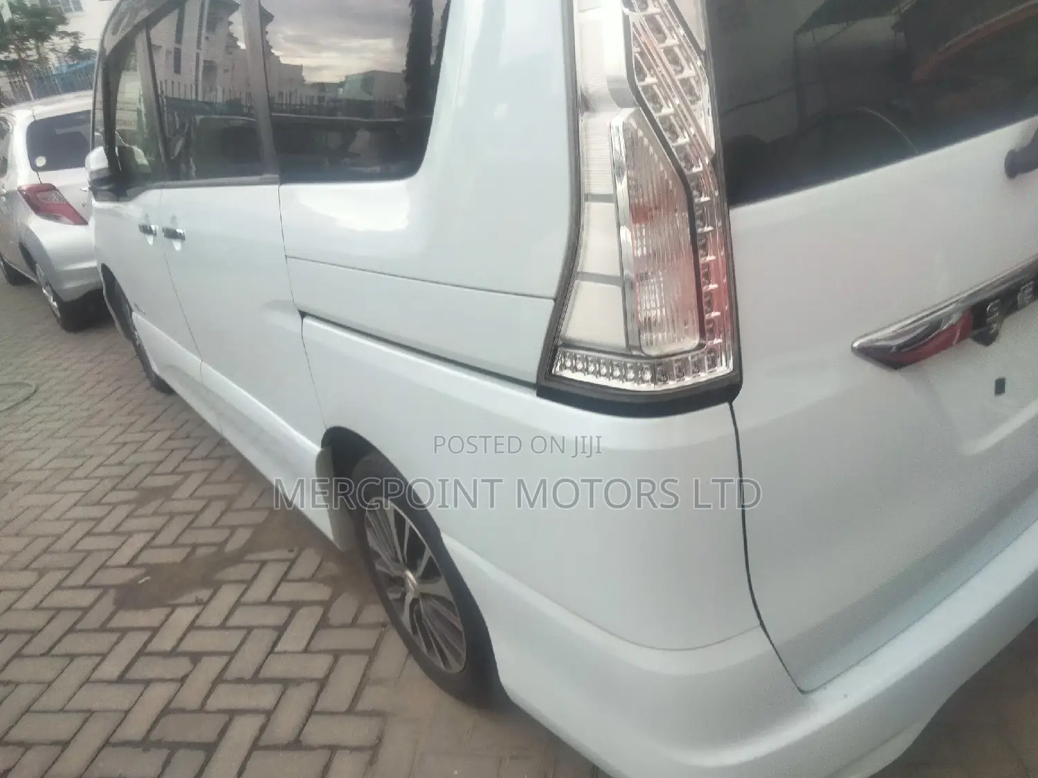 Nissan Serena 2016 White